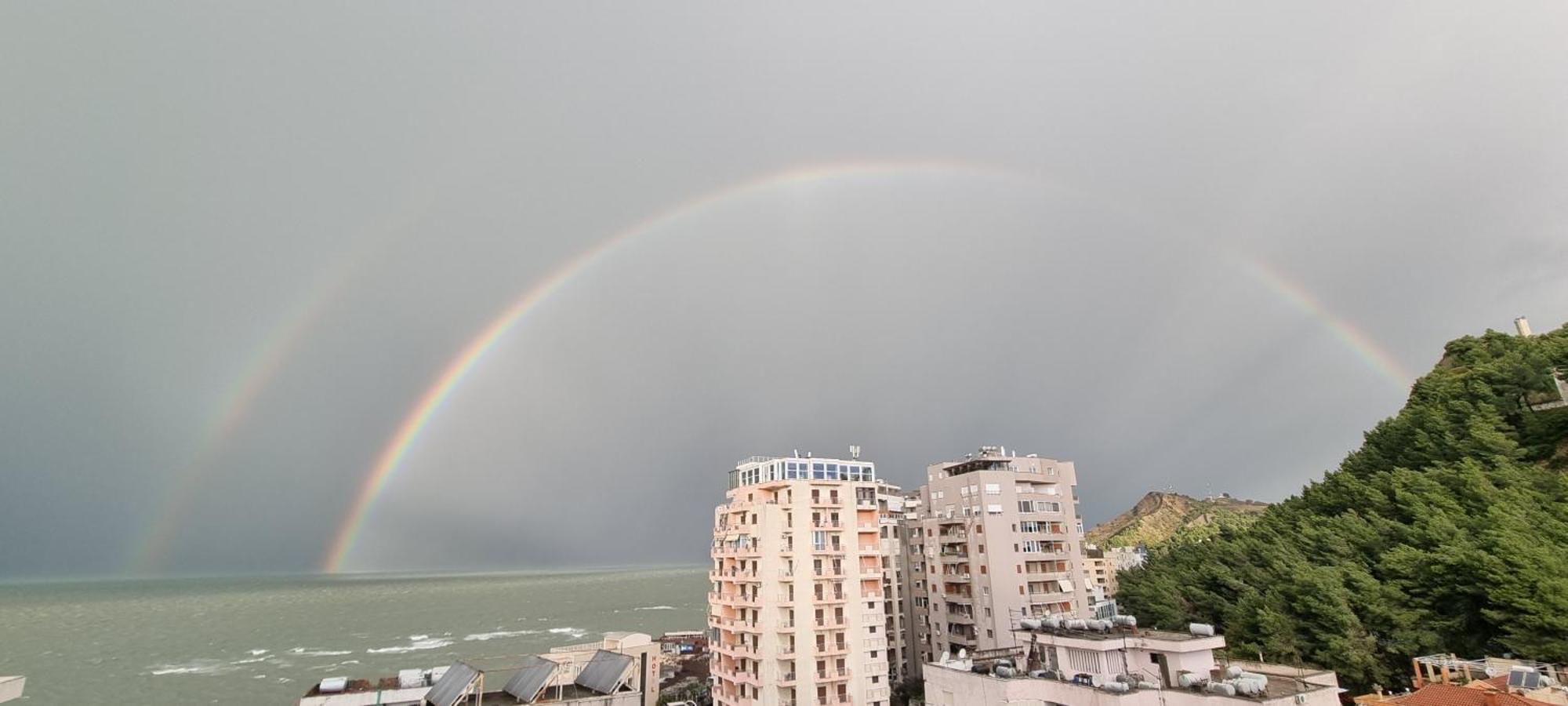 Sunset Seaview Apartment Дуррес Екстер'єр фото