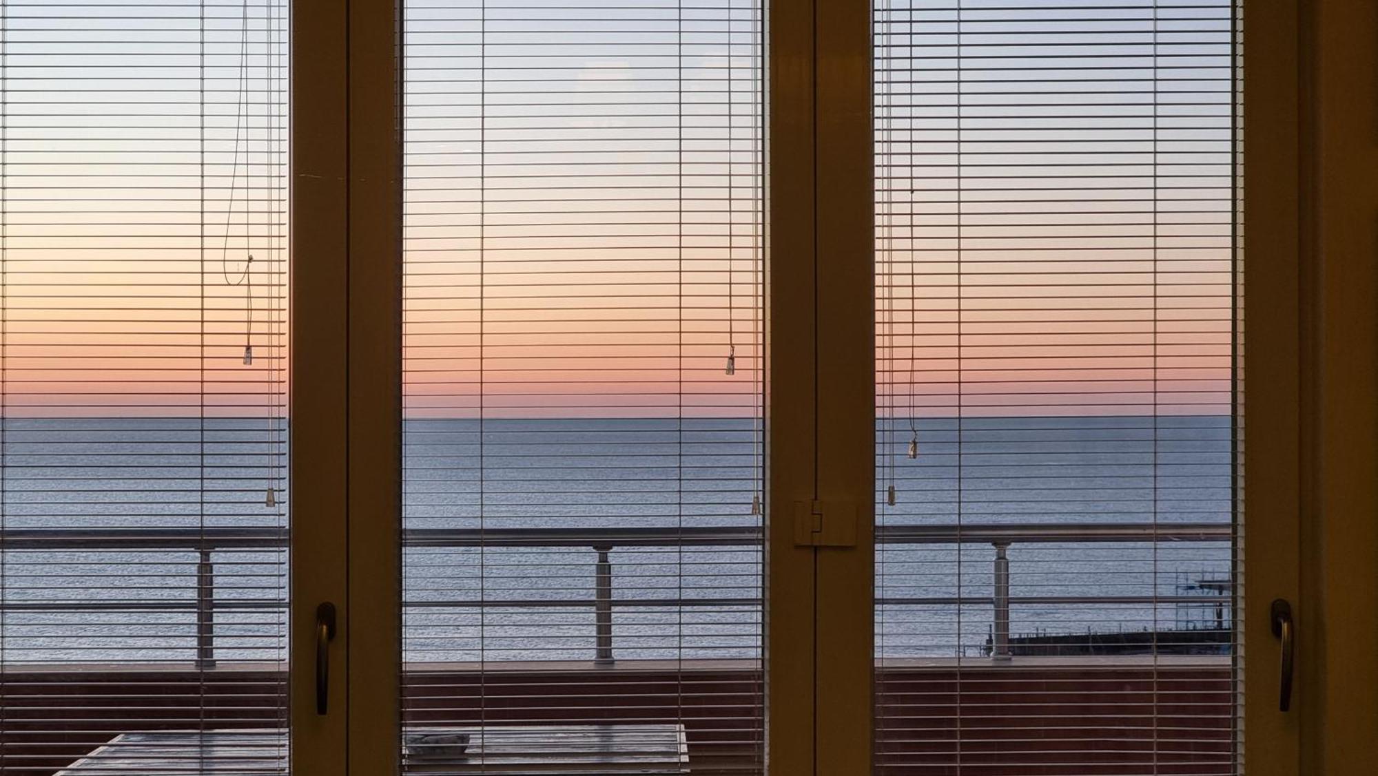Sunset Seaview Apartment Дуррес Екстер'єр фото