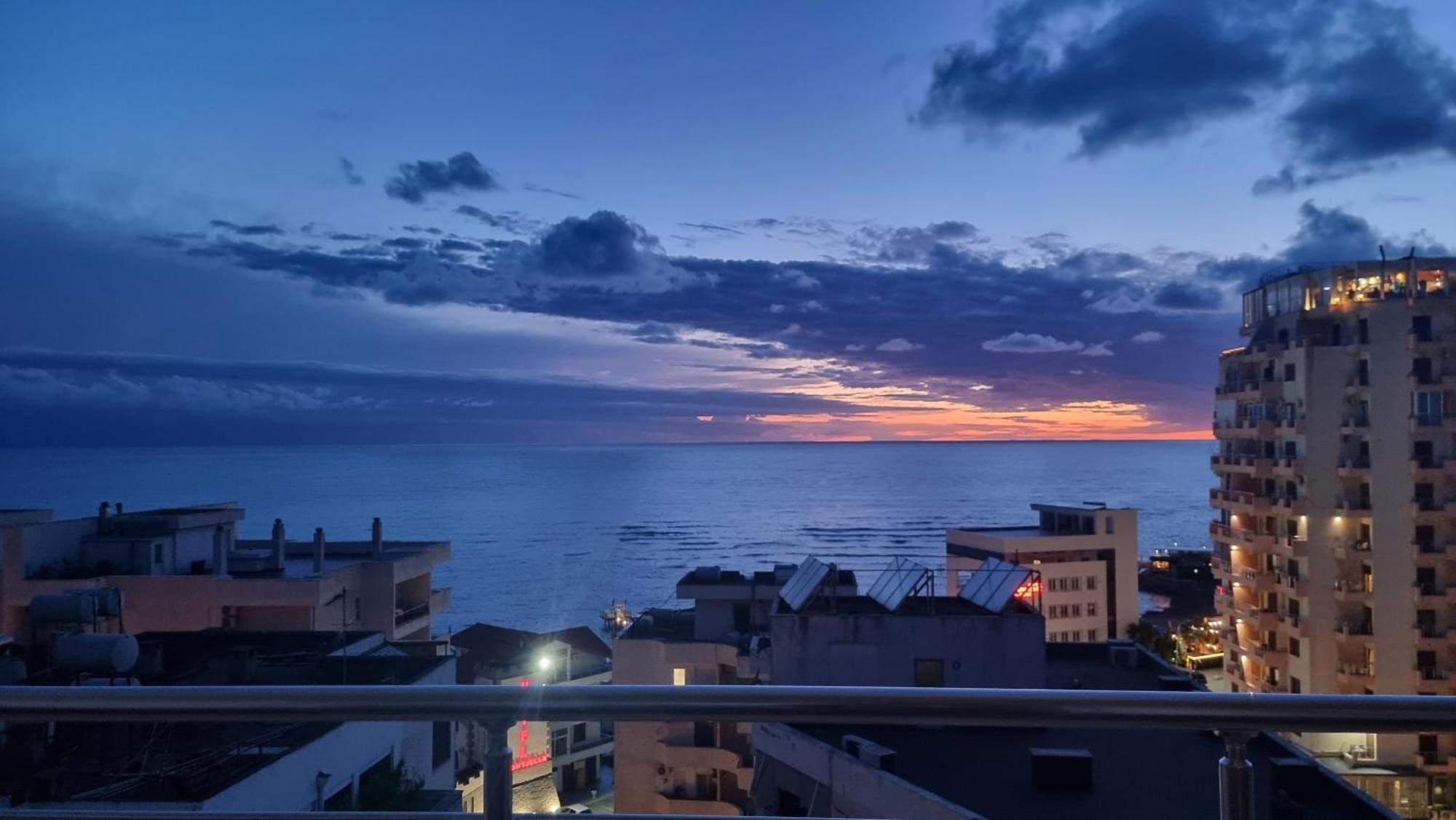 Sunset Seaview Apartment Дуррес Екстер'єр фото